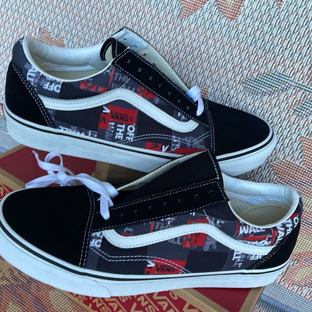 Vans Men’s Old Skool
(Packing Tape) Black/Red/
VN0A4U3BWZ4
Sneakers - Picture 13 of 16